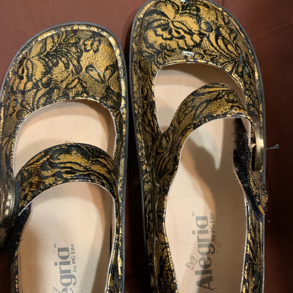 Algeria Gold&Black floral MaryJane shoes 7
